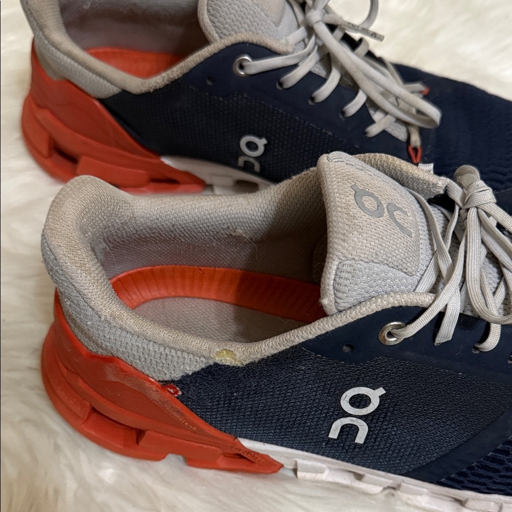 On Running Cloudflyer running shoe in the Midnight/Rust colorway Size 10 - Picture 4 of 12
